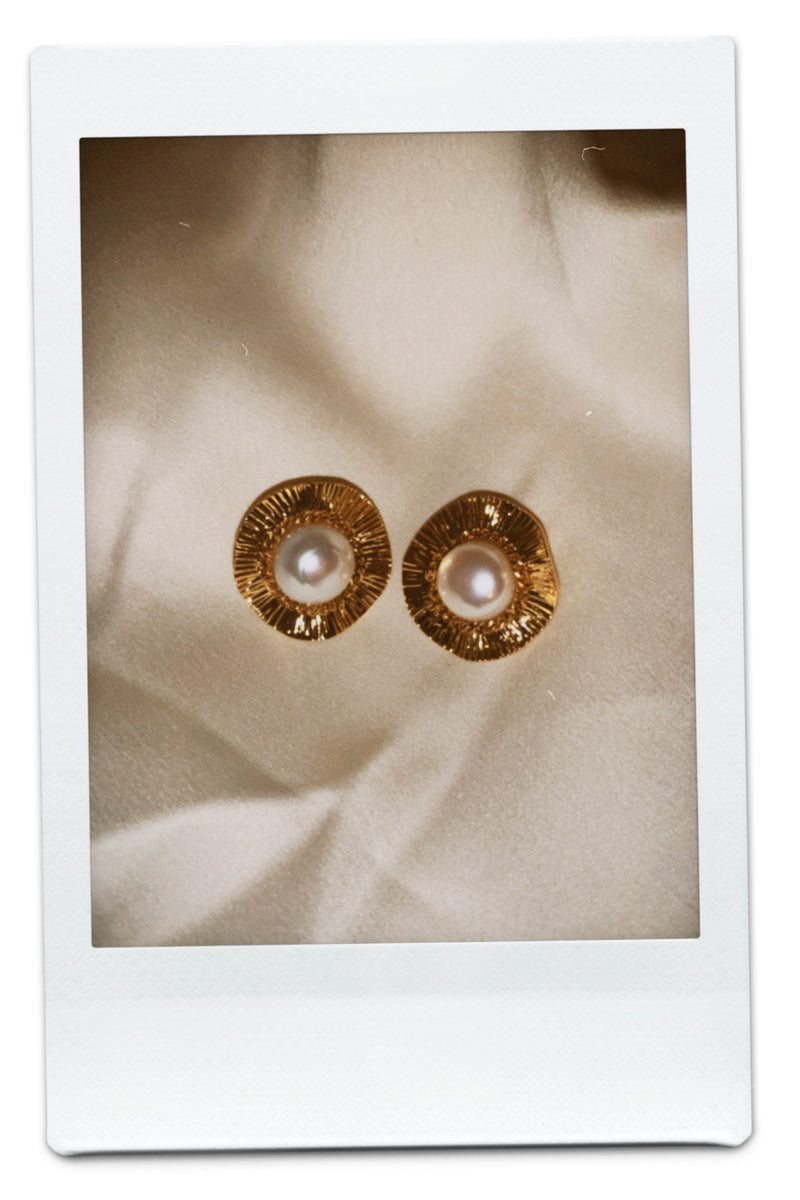 GLOD EYES PEARL EARRING